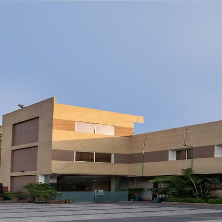 OYO 79233 Hotel Hive Stays Kochi Exterior foto