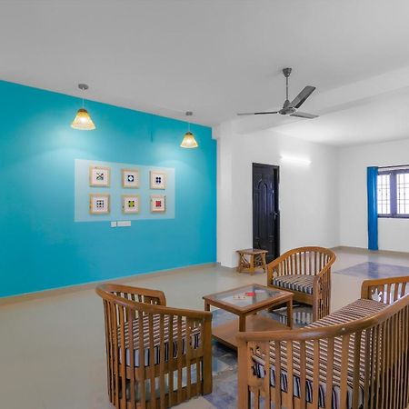 OYO 79233 Hotel Hive Stays Kochi Exterior foto