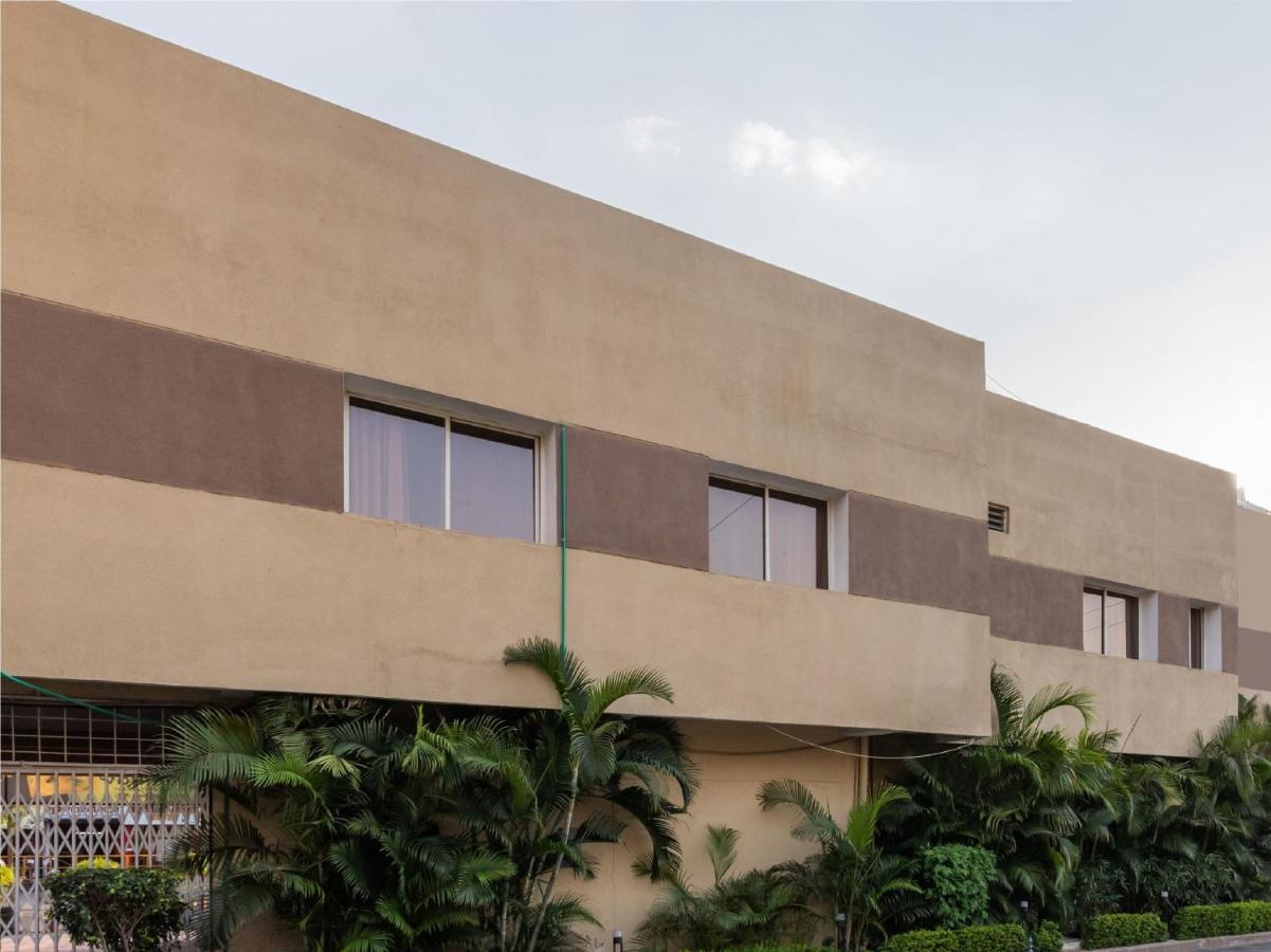 OYO 79233 Hotel Hive Stays Kochi Exterior foto